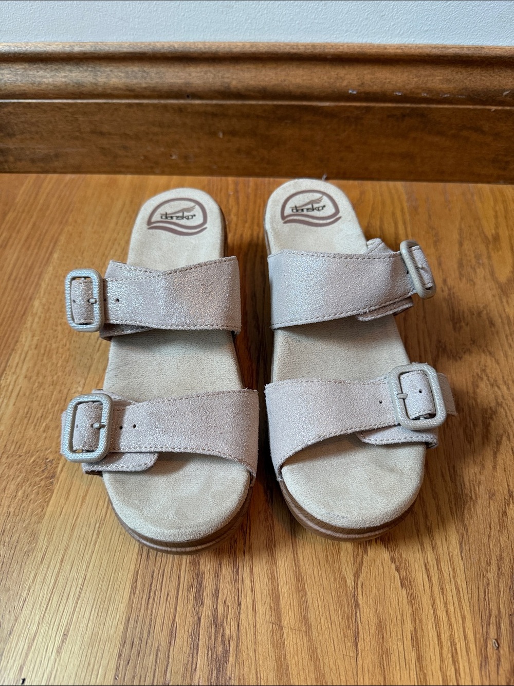 Dansko Sophie Champagne Shimmer Leather Sandals Adjustable EU 37 US 6.5-7 - Picture 2 of 12